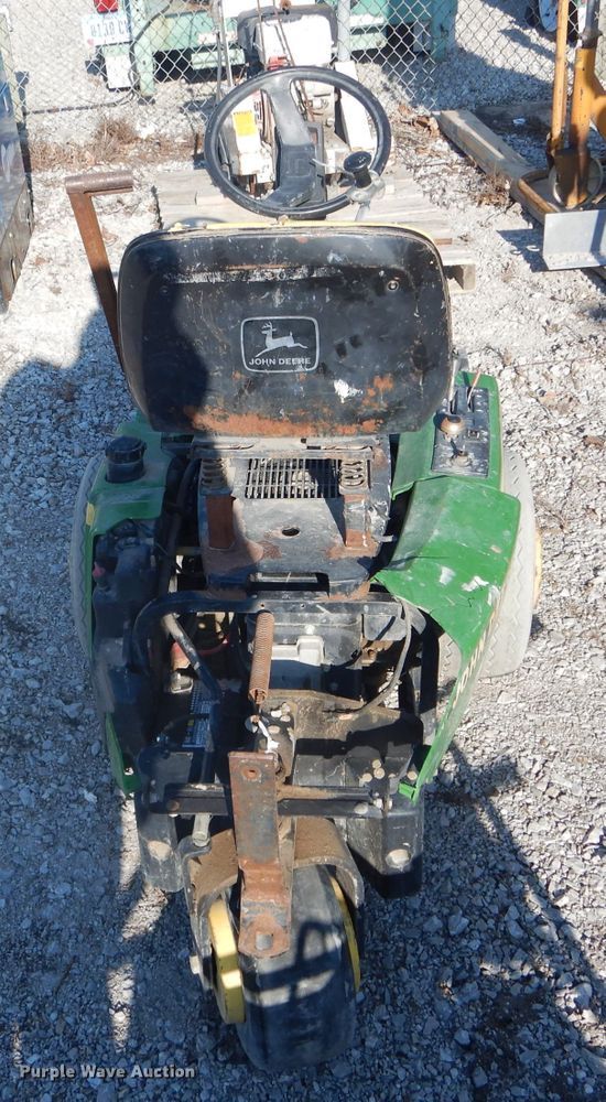 image for item DH6282 John Deere F525 lawn mower