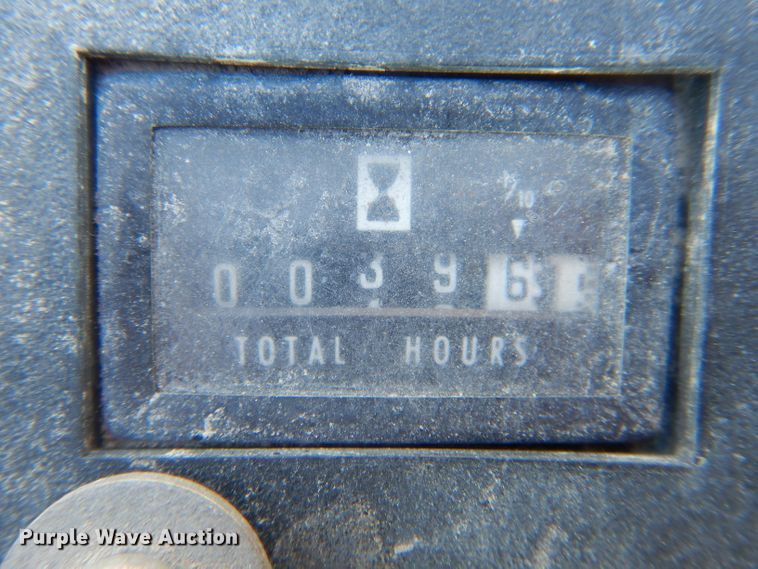 image for item DH6282 John Deere F525 lawn mower