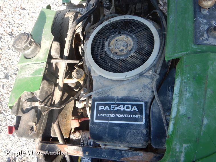 image for item DH6282 John Deere F525 lawn mower