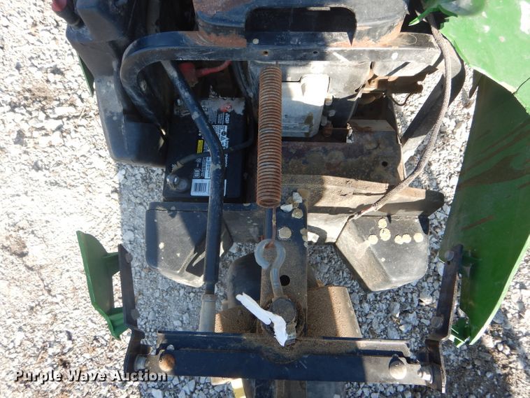 image for item DH6282 John Deere F525 lawn mower