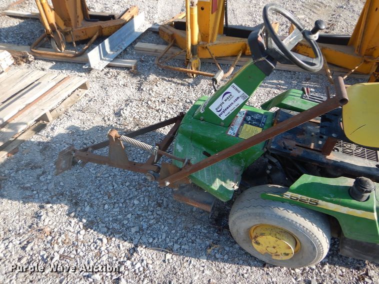image for item DH6282 John Deere F525 lawn mower