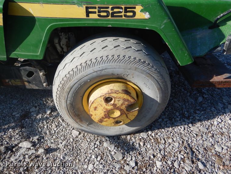 image for item DH6282 John Deere F525 lawn mower