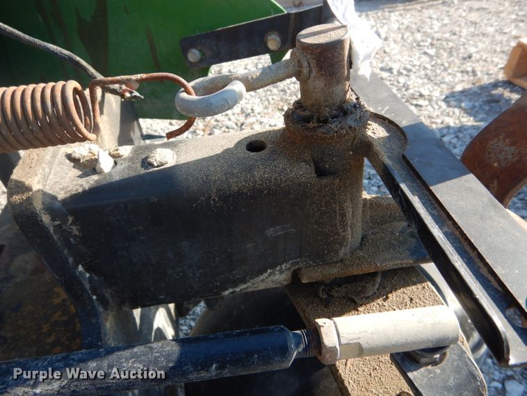 image for item DH6282 John Deere F525 lawn mower