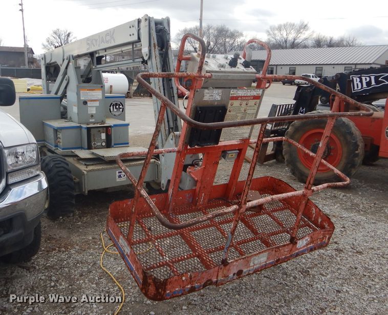 image for item DH6288 Sky Jack SJKB-40C boom lift