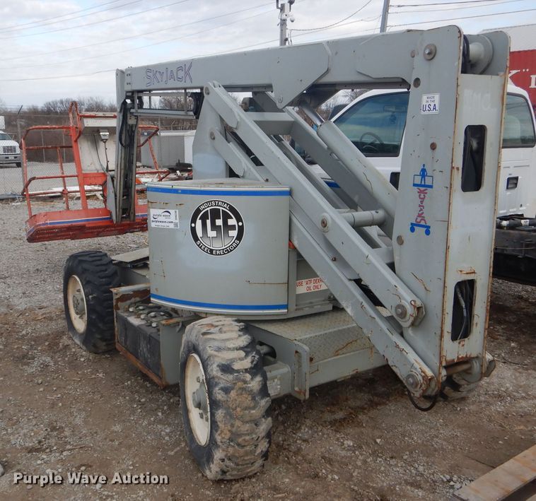 image for item DH6288 Sky Jack SJKB-40C boom lift