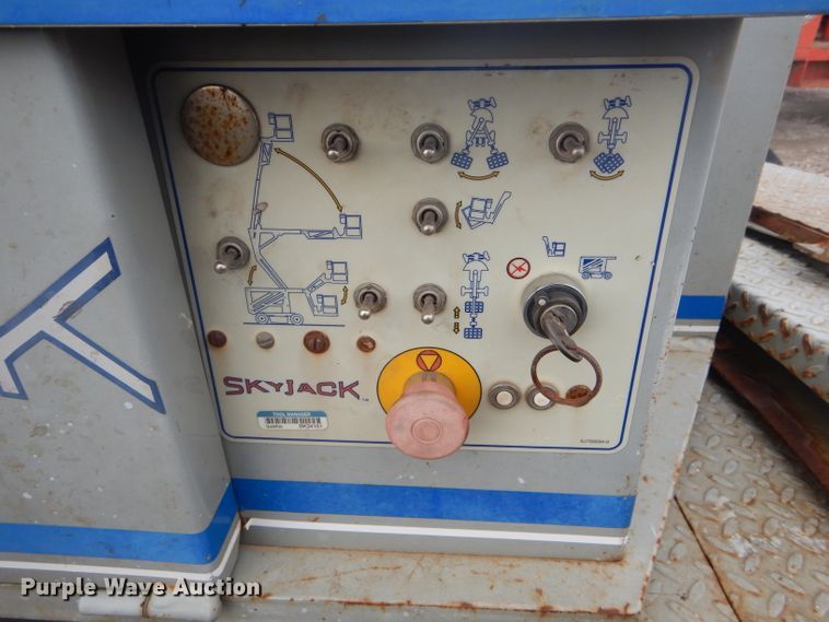 image for item DH6288 Sky Jack SJKB-40C boom lift