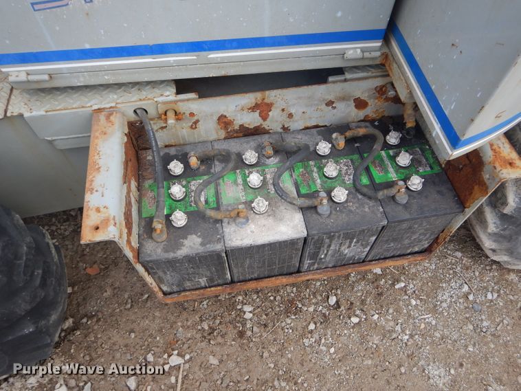 image for item DH6288 Sky Jack SJKB-40C boom lift