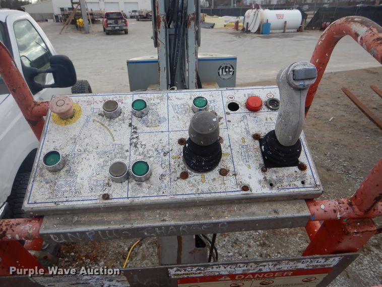 image for item DH6288 Sky Jack SJKB-40C boom lift