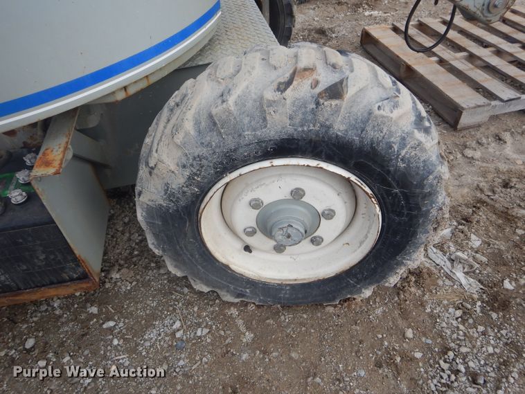 image for item DH6288 Sky Jack SJKB-40C boom lift