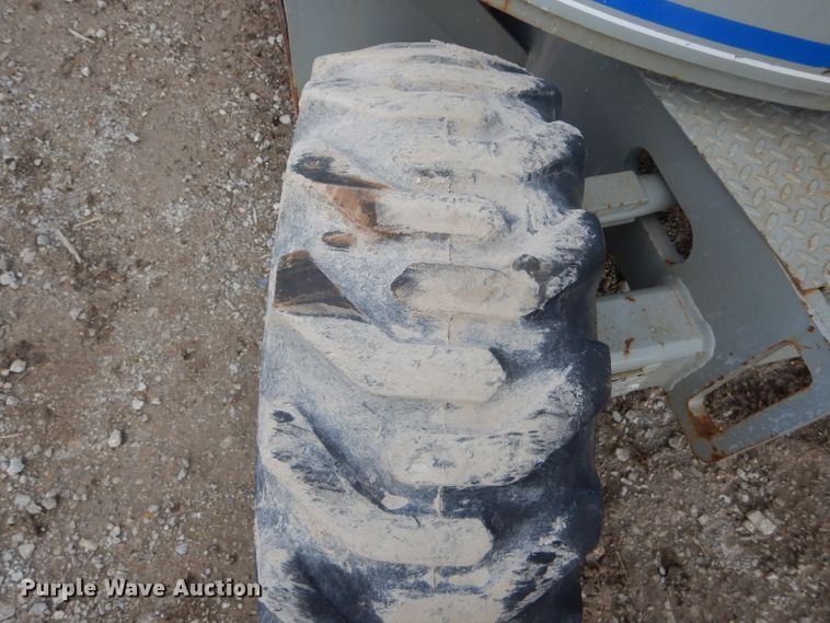 image for item DH6288 Sky Jack SJKB-40C boom lift