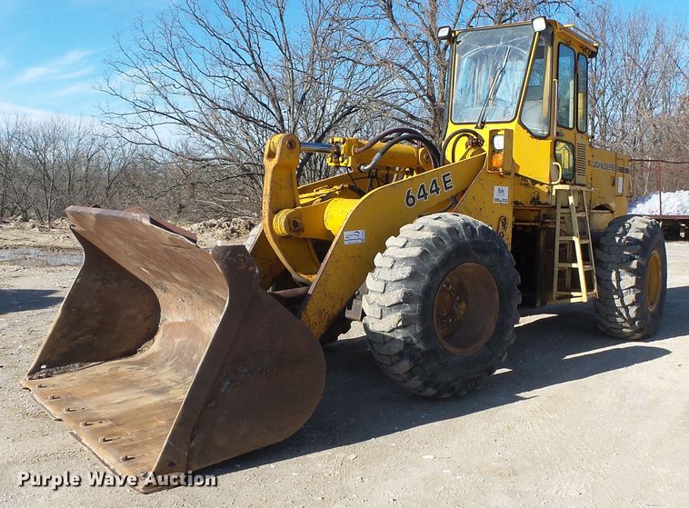 image for item DH7833 1990 John Deere 644E wheel loader