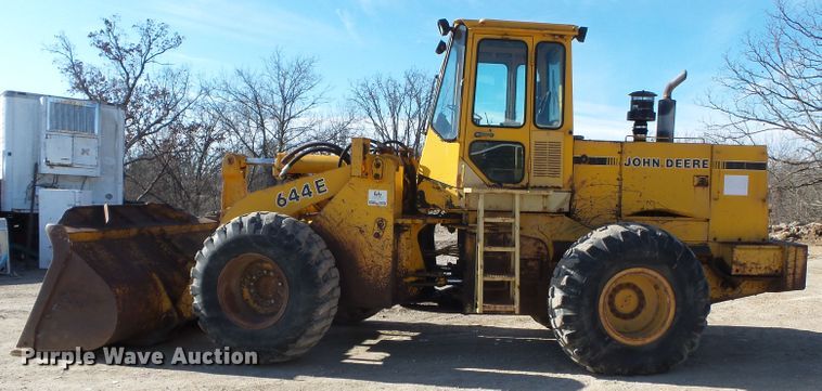 image for item DH7833 1990 John Deere 644E wheel loader