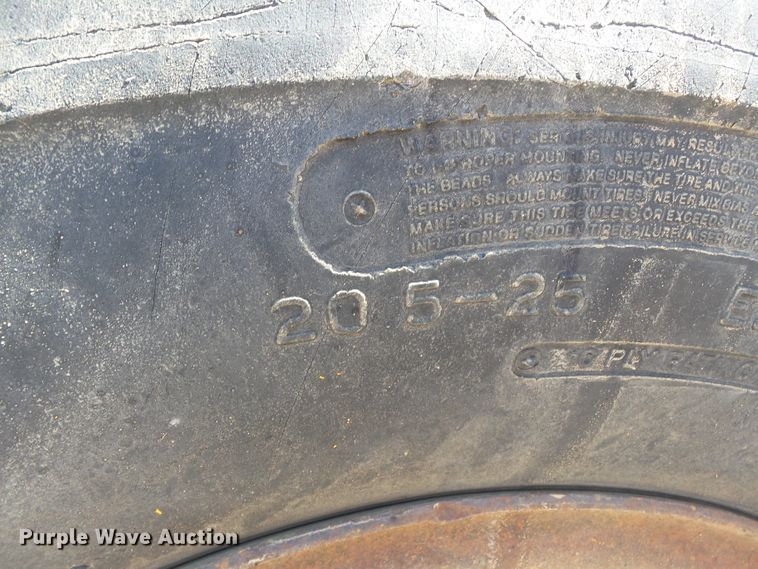 image for item DH7833 1990 John Deere 644E wheel loader