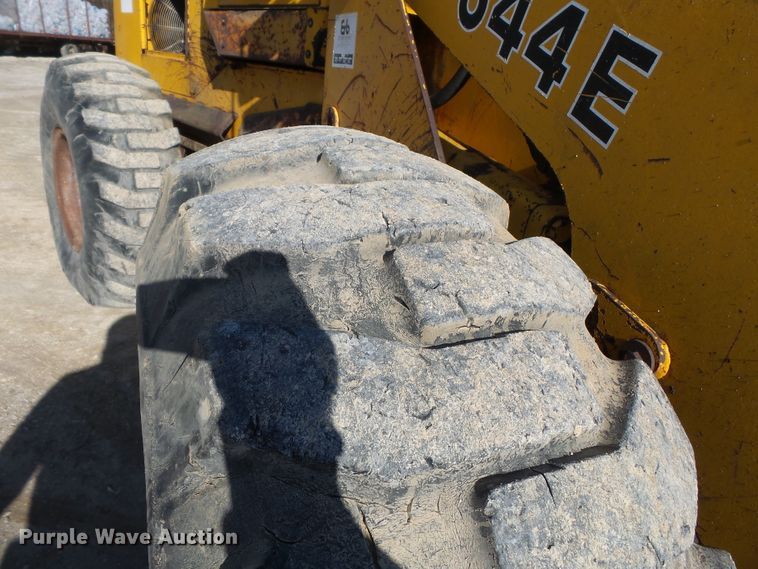 image for item DH7833 1990 John Deere 644E wheel loader
