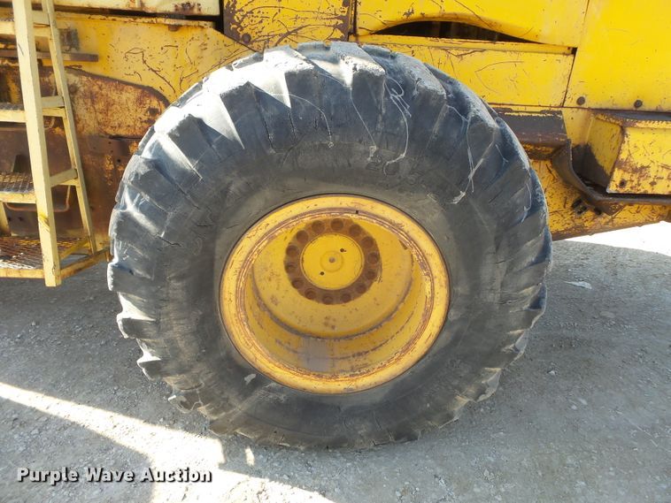 image for item DH7833 1990 John Deere 644E wheel loader