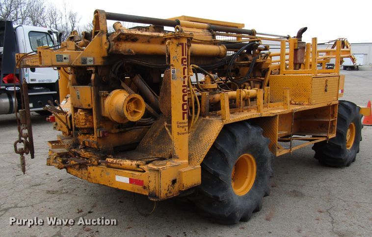 image for item DH8336 1999 CME 550X drilling rig