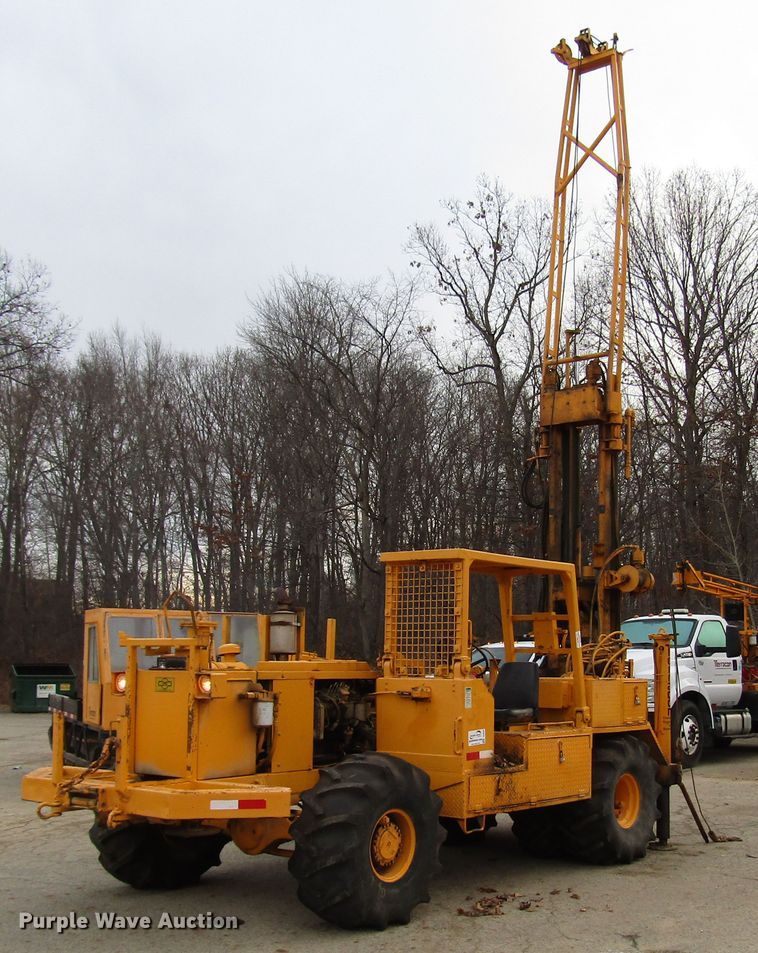 image for item DH8336 1999 CME 550X drilling rig