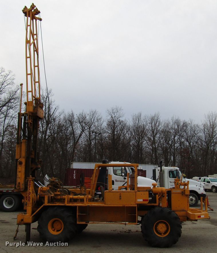 image for item DH8336 1999 CME 550X drilling rig