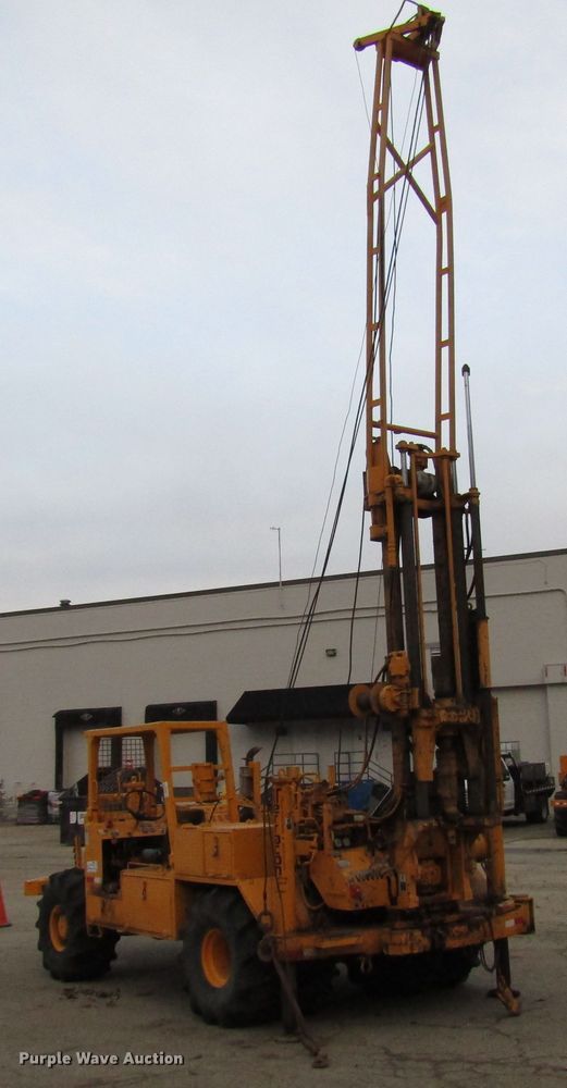 image for item DH8336 1999 CME 550X drilling rig