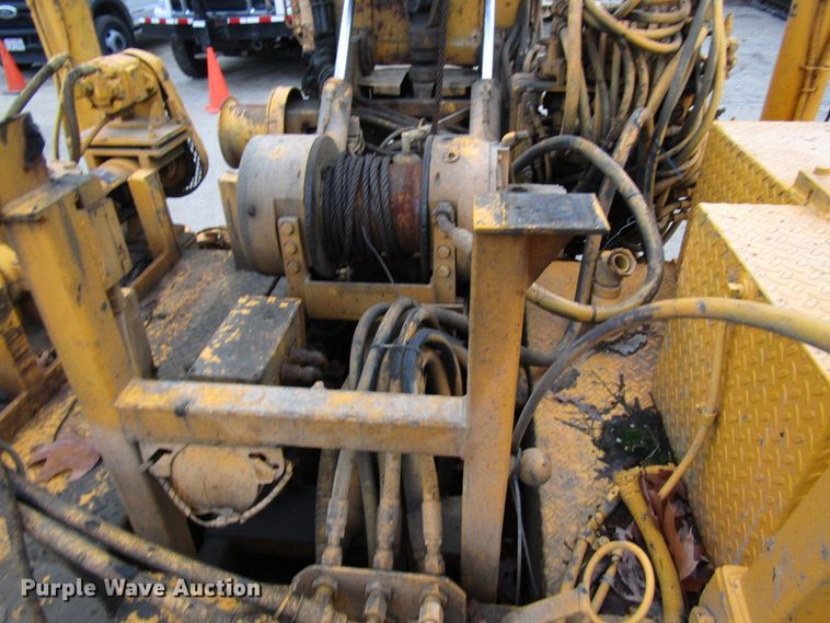 image for item DH8336 1999 CME 550X drilling rig