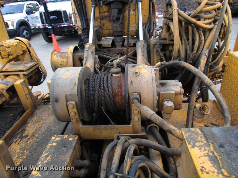 image for item DH8336 1999 CME 550X drilling rig