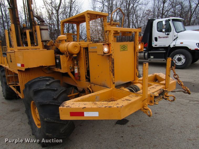 image for item DH8336 1999 CME 550X drilling rig