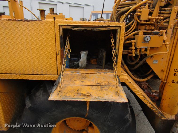 image for item DH8336 1999 CME 550X drilling rig