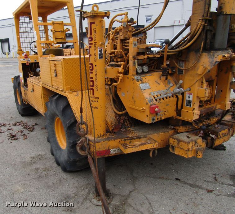 image for item DH8336 1999 CME 550X drilling rig