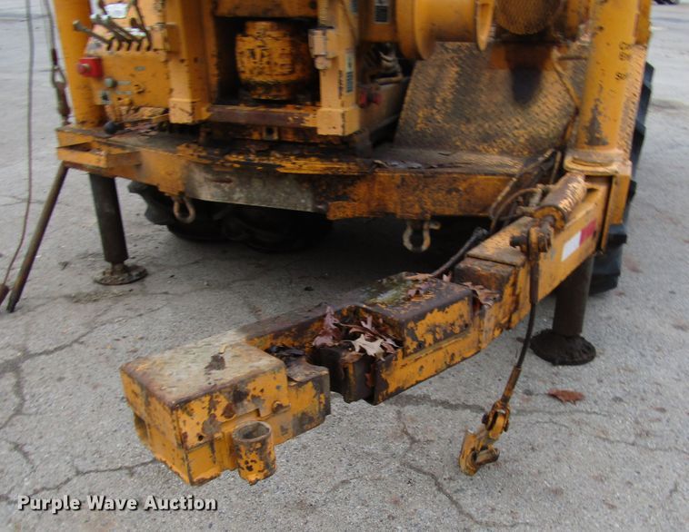 image for item DH8336 1999 CME 550X drilling rig