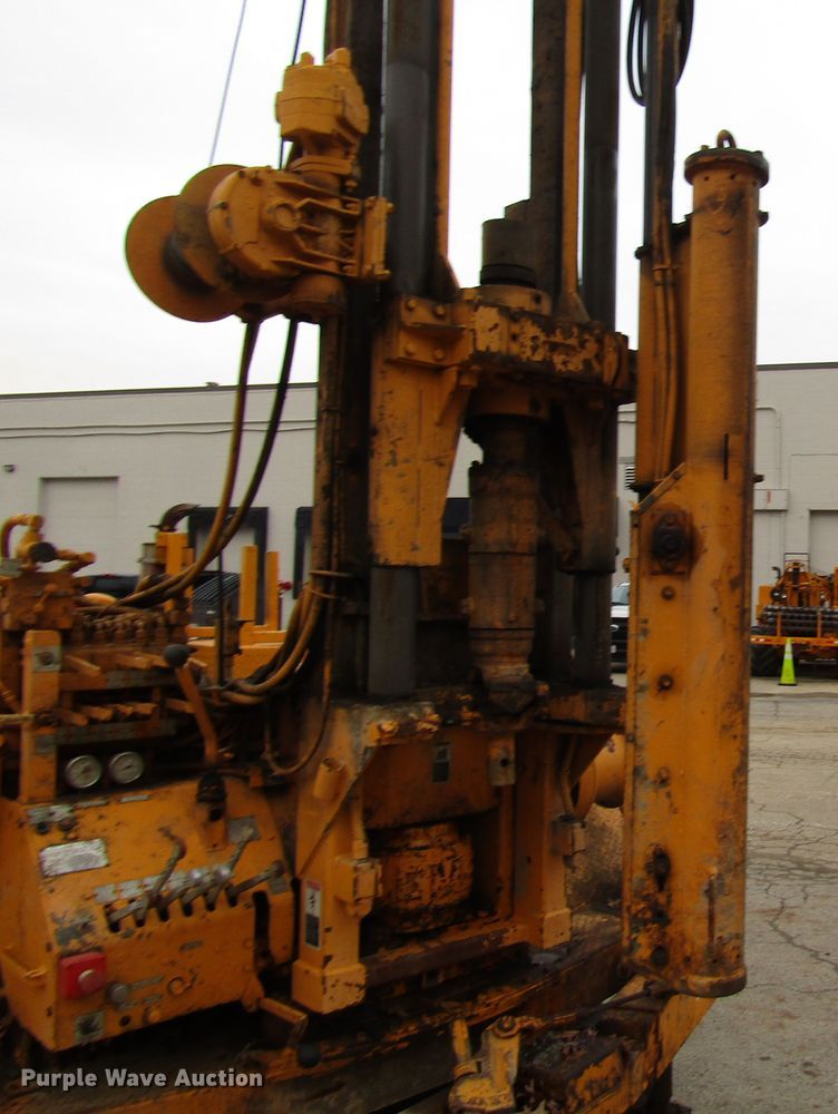 image for item DH8336 1999 CME 550X drilling rig