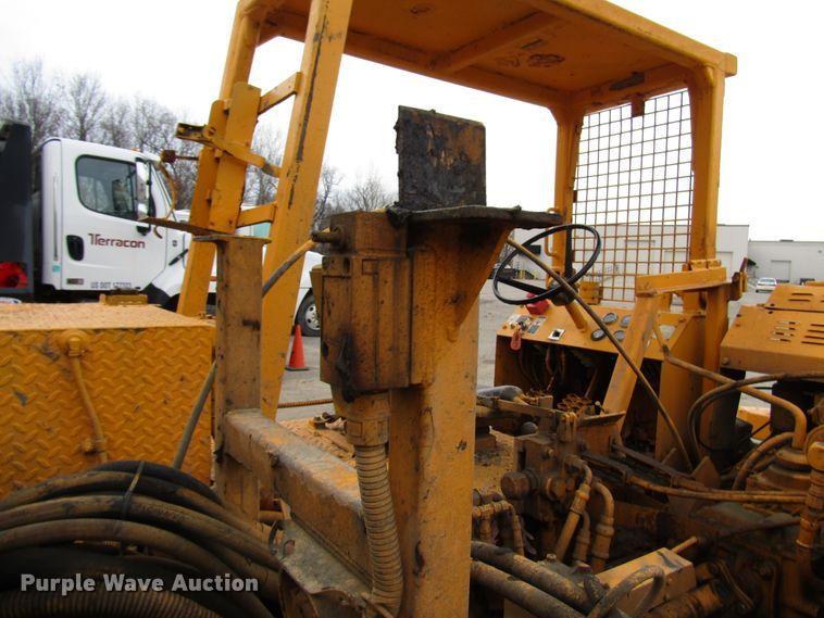 image for item DH8336 1999 CME 550X drilling rig