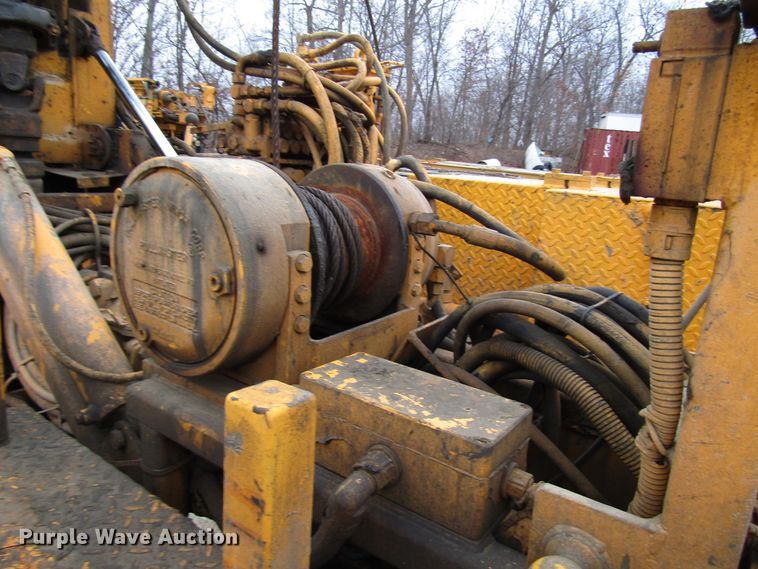 image for item DH8336 1999 CME 550X drilling rig