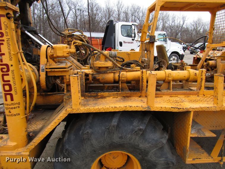 image for item DH8336 1999 CME 550X drilling rig