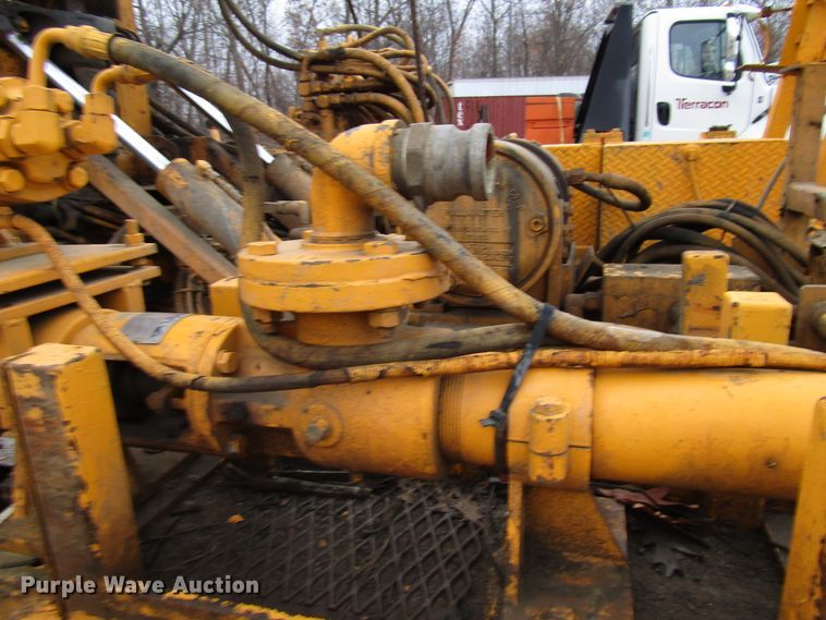 image for item DH8336 1999 CME 550X drilling rig