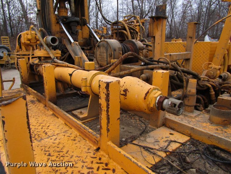 image for item DH8336 1999 CME 550X drilling rig