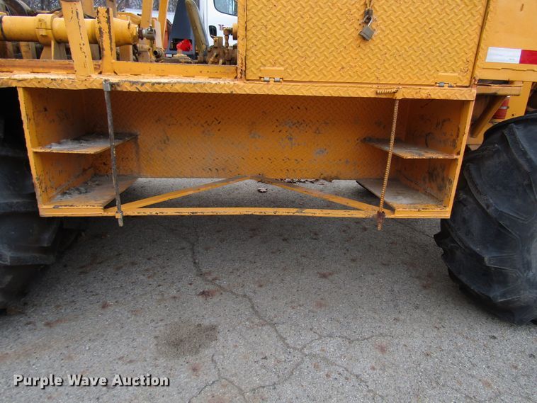 image for item DH8336 1999 CME 550X drilling rig