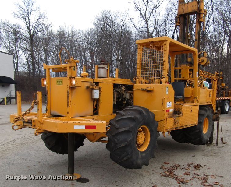 image for item DH8336 1999 CME 550X drilling rig