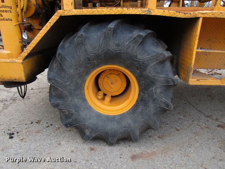 image for item DH8336 1999 CME 550X drilling rig