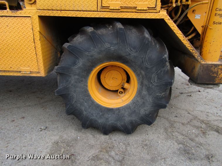 image for item DH8336 1999 CME 550X drilling rig