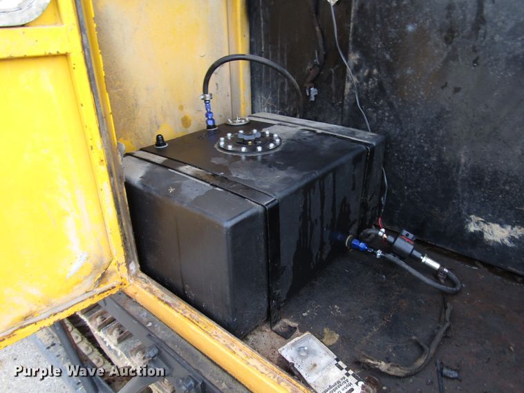 image for item DH8337 Bombardier MCD2-MC track carrier