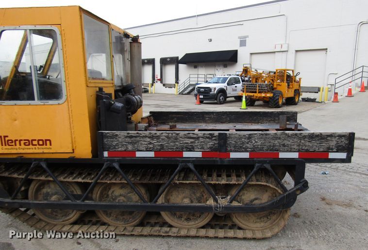 image for item DH8337 Bombardier MCD2-MC track carrier