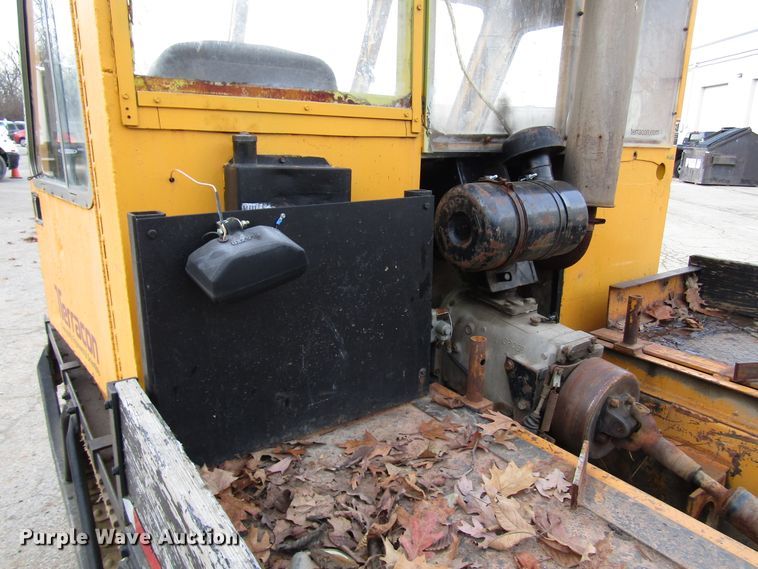 image for item DH8337 Bombardier MCD2-MC track carrier