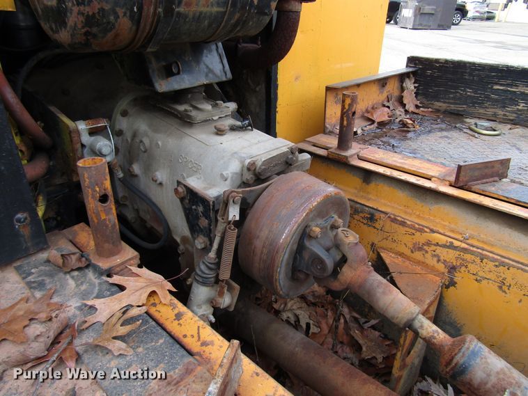 image for item DH8337 Bombardier MCD2-MC track carrier