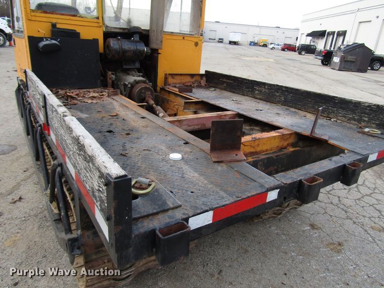 image for item DH8337 Bombardier MCD2-MC track carrier