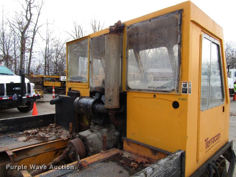 image for item DH8337 Bombardier MCD2-MC track carrier