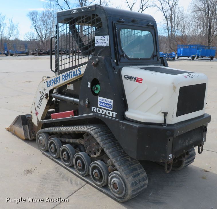 image for item DI2014 2015 Terex R070T skid steer