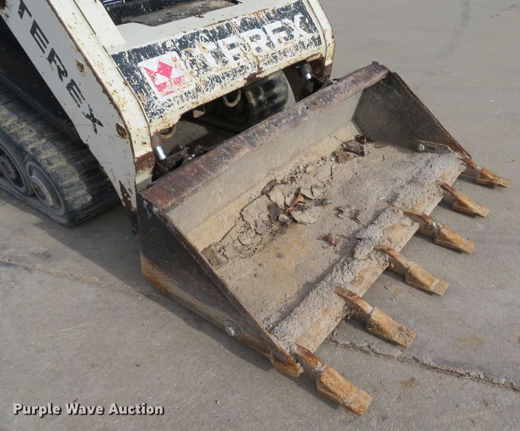 image for item DI2014 2015 Terex R070T skid steer