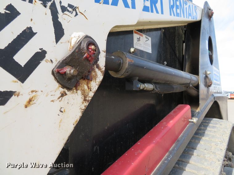 image for item DI2014 2015 Terex R070T skid steer