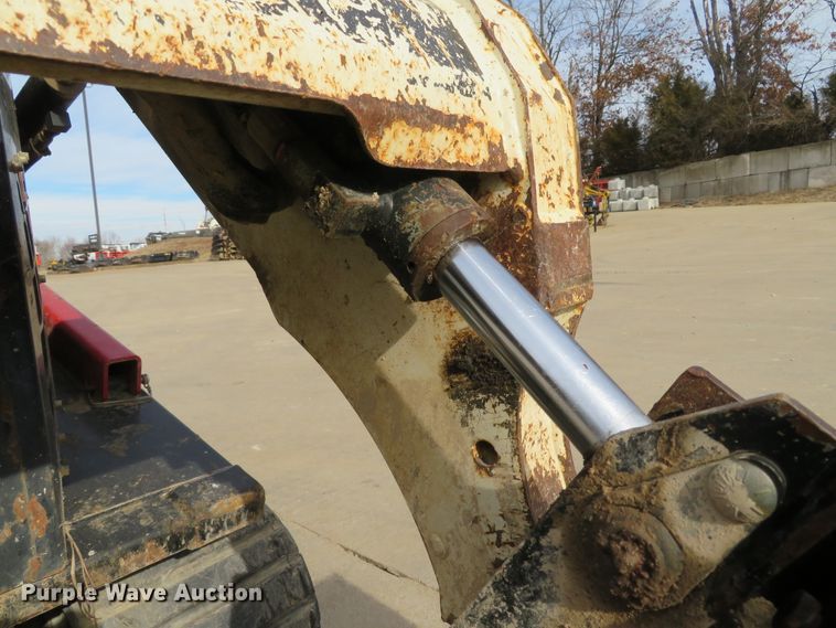 image for item DI2014 2015 Terex R070T skid steer