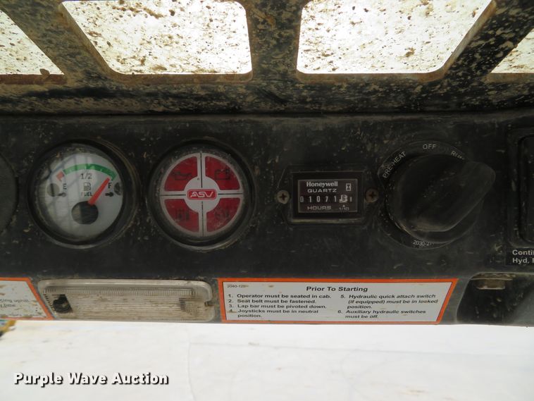 image for item DI2014 2015 Terex R070T skid steer